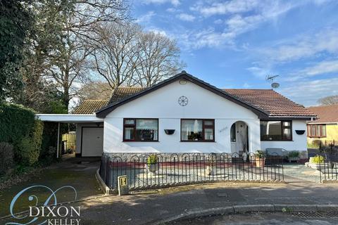 3 bedroom bungalow for sale - Woolslope Gardens, West Moors, Ferndown, Dorset, BH22