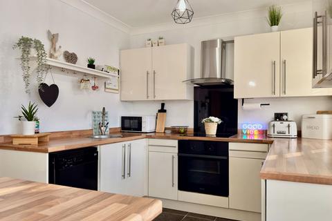 4 bedroom end of terrace house for sale, Vandyke Road, Leighton Buzzard LU7