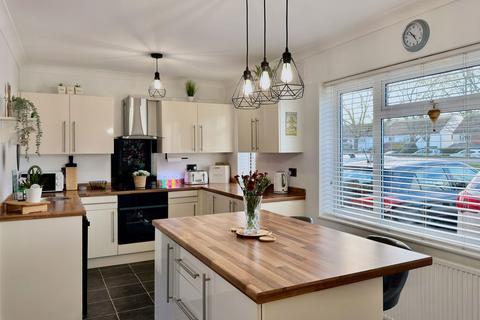 4 bedroom end of terrace house for sale, Vandyke Road, Leighton Buzzard LU7