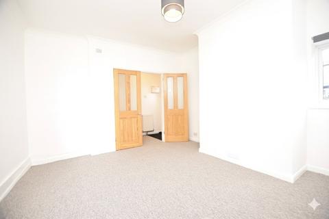 1 bedroom apartment to rent, Western Road, Romford RM1