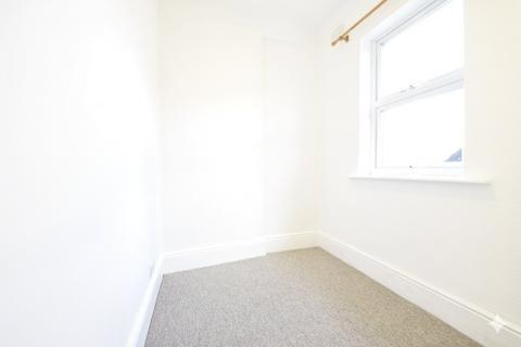 1 bedroom apartment to rent, Western Road, Romford RM1