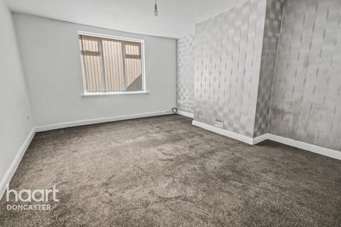 3 bedroom terraced house for sale, Brecks Lane, Kirk Sandall, Doncaster