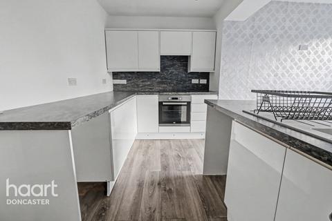 3 bedroom terraced house for sale, Brecks Lane, Kirk Sandall, Doncaster