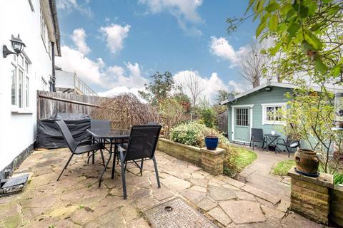 2 bedroom maisonette for sale, Tudor Drive, Morden