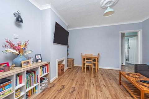 2 bedroom maisonette for sale, Tudor Drive, Morden