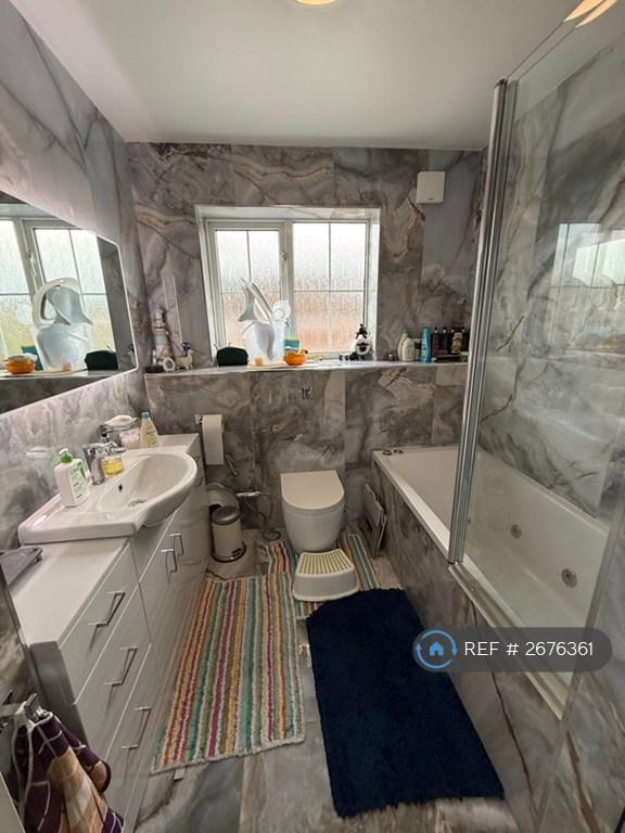 Main Bathroom