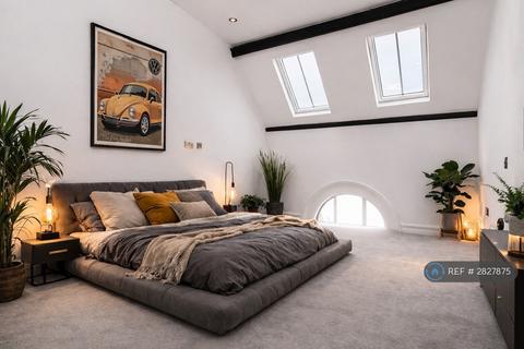 undefined, Lichfield St, Tamworth, B78