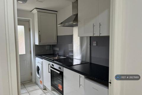 undefined, Dewar Spur, Slough, SL3