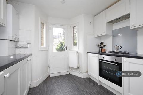 4 bedroom terraced house to rent, Mayola Road, London, E5