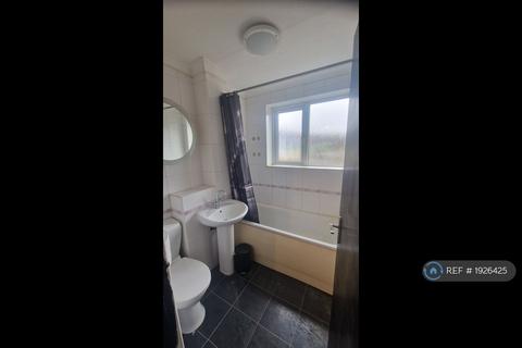 1 bedroom terraced house to rent, Resolution Close, Chatham, ME5