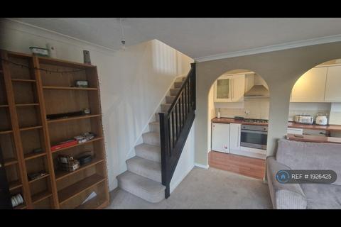 1 bedroom terraced house to rent, Resolution Close, Chatham, ME5