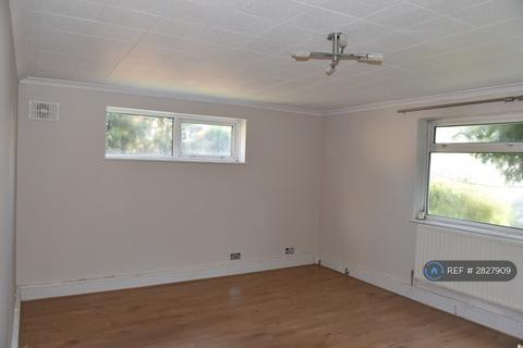 2 bedroom flat to rent, Langley, Slough, SL3