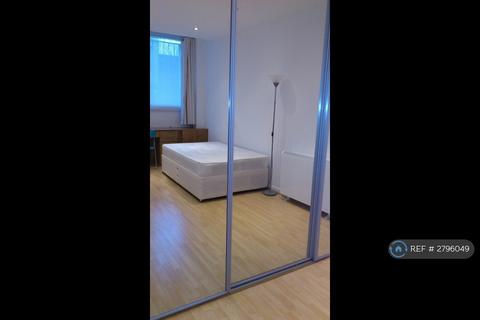 1 bedroom flat to rent, Metro Central Heights, London, SE1