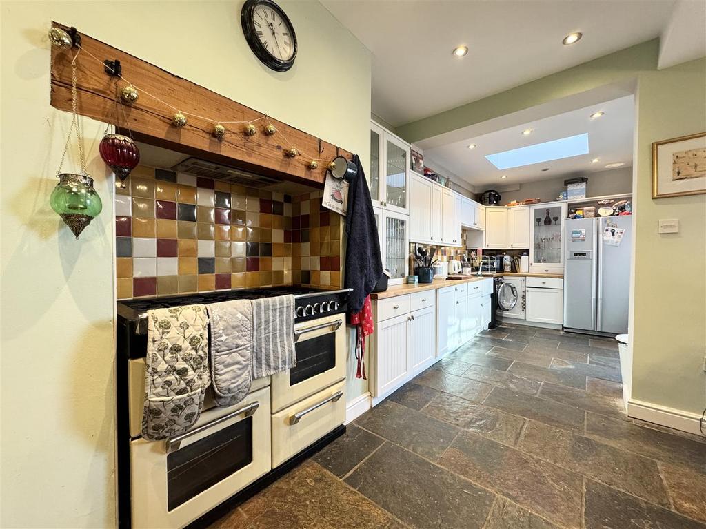 Open plan kitchen / diner