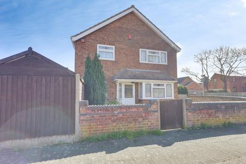 3 bedroom semi-detached house for sale, New Century Road, Basildon, SS15