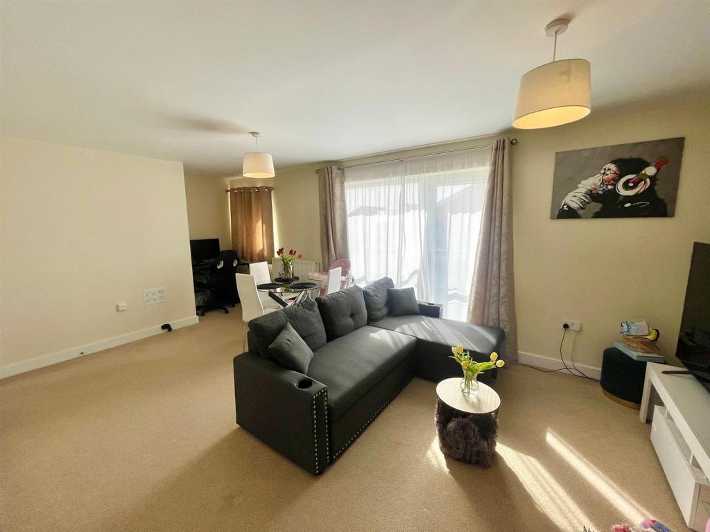 Lounge 3.jpg