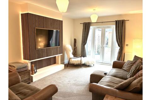 4 bedroom detached house for sale, Maple Way, Warwick, CV35