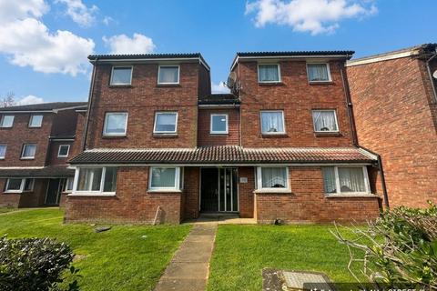 2 bedroom flat to rent - Balcombe Road, Peacehaven, BN10 7QF