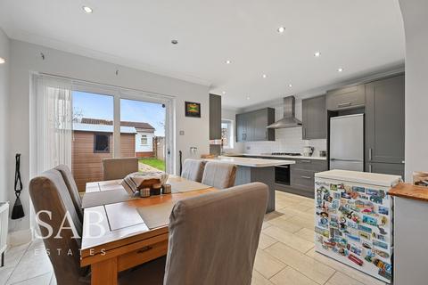 undefined, Kings Avenue, Greenford, UB6