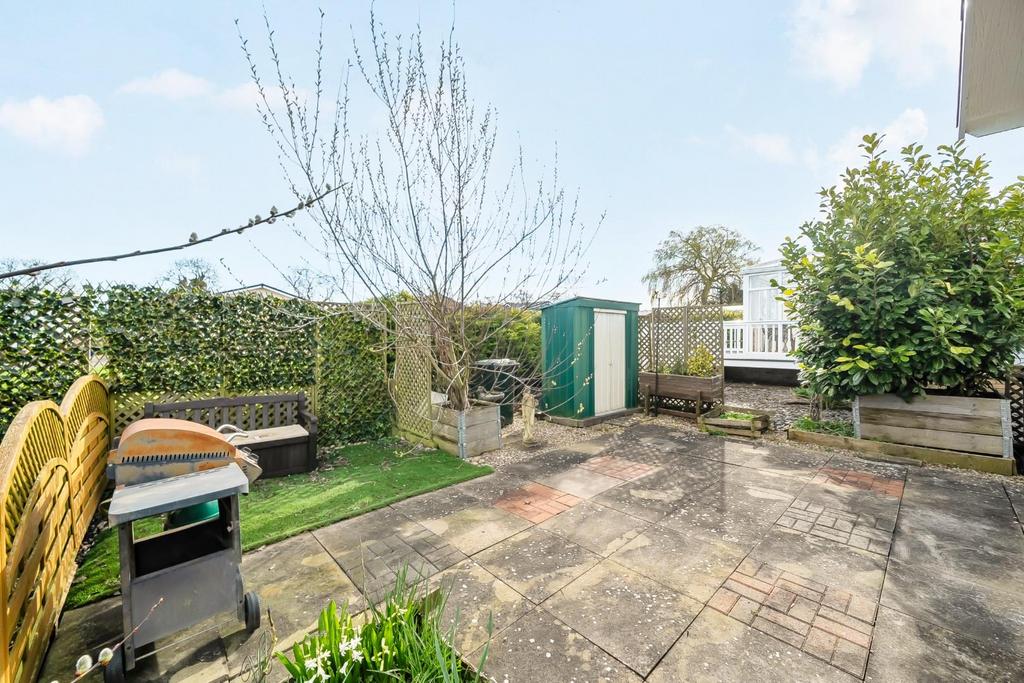 REAR GARDEN.jpg