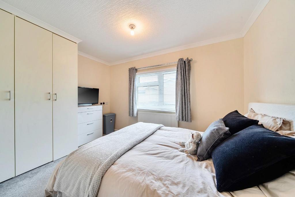 MASTER BEDROOM.jpg