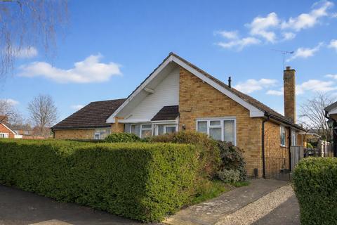 3 bedroom bungalow for sale, Vale Avenue, Grove