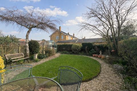 3 bedroom bungalow for sale, Vale Avenue, Grove