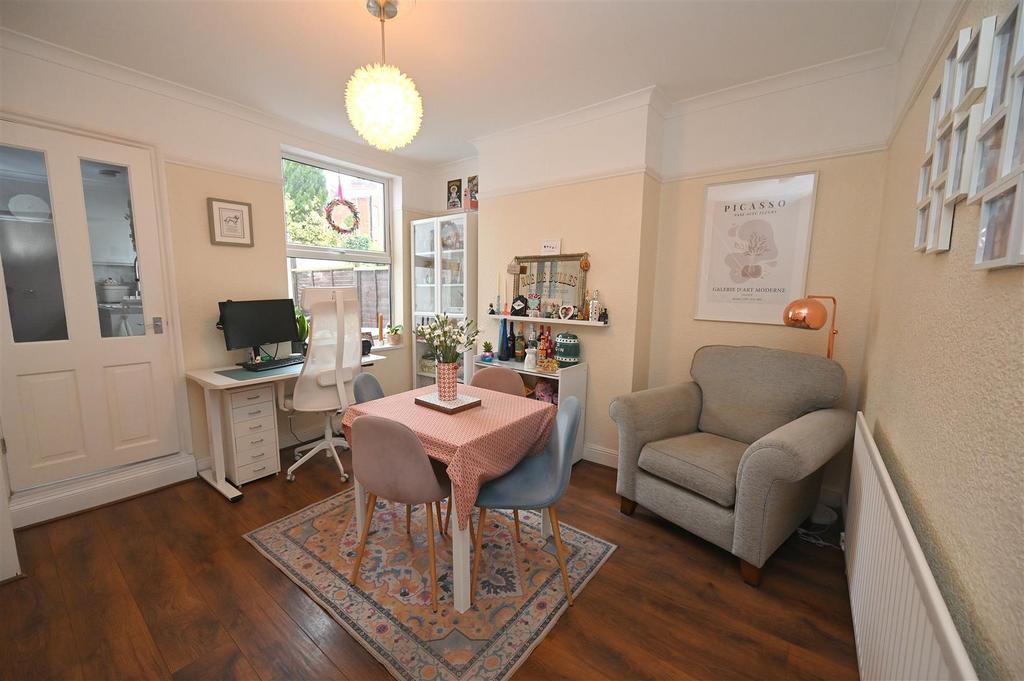 Dining room1.JPG