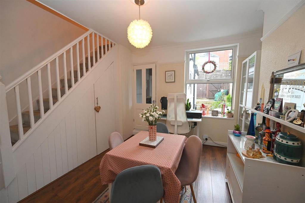Dining room2.JPG