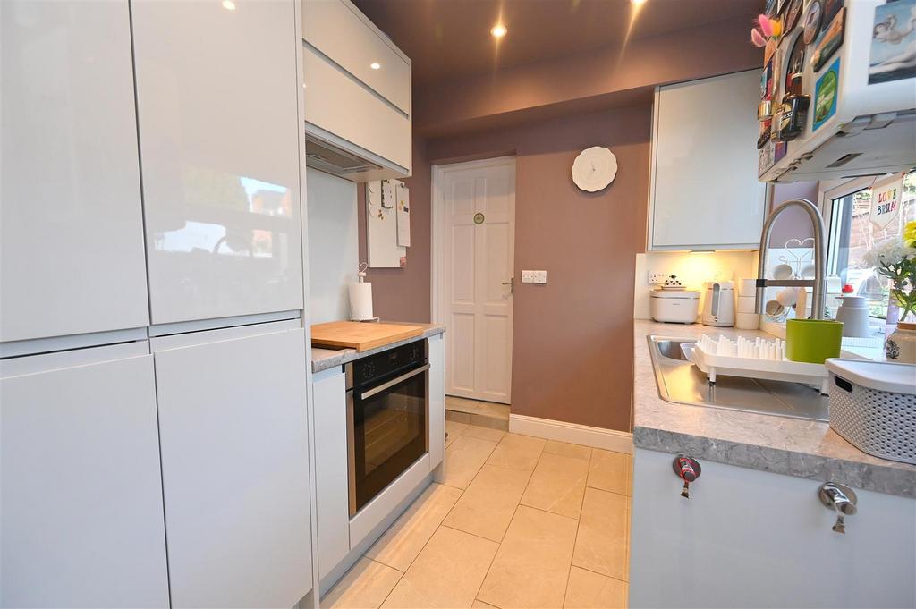 Kitchen1.JPG