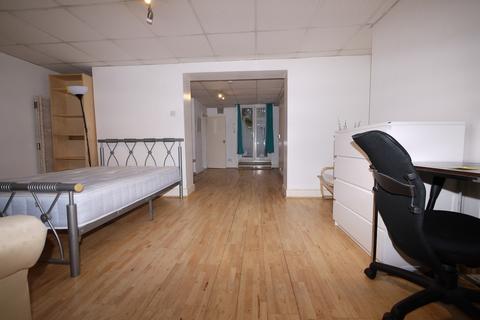 undefined, Victoria Park Road, London, Greater London, E9