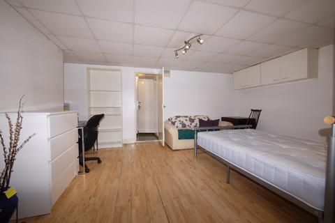 undefined, Victoria Park Road, London, Greater London, E9