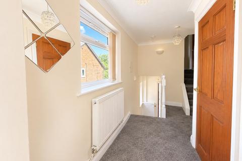 4 bedroom semi-detached house to rent, Mayhew Crescent, H13