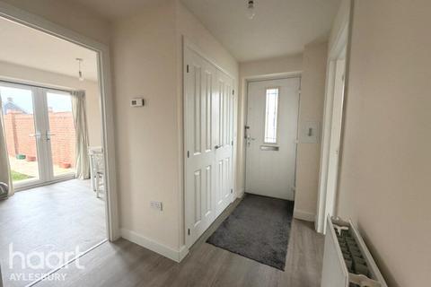 3 bedroom semi-detached house for sale, Herald Street, Aylesbury