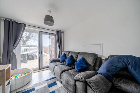 undefined, Fullerton Road, Byfleet, Surrey, KT14