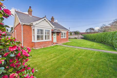 4 bedroom detached bungalow for sale, Southampton Road, Park Gate, SO31 6AH