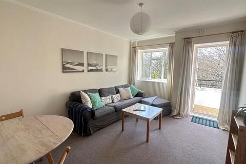 1 bedroom flat to rent, Rollo Court, London SW11