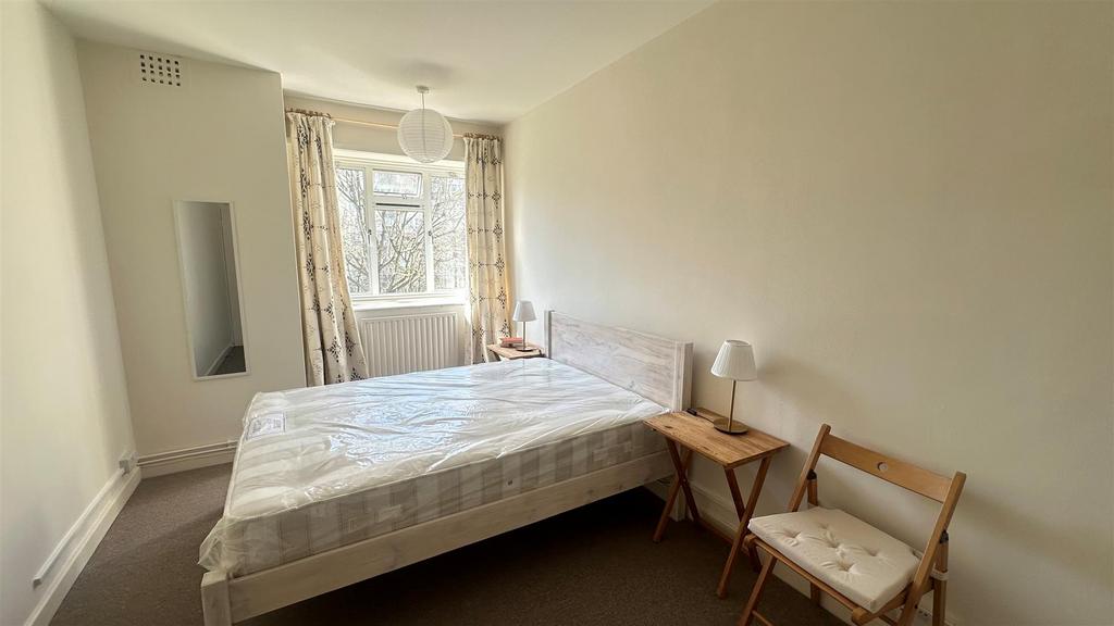 Rollo Ct, Bedroom