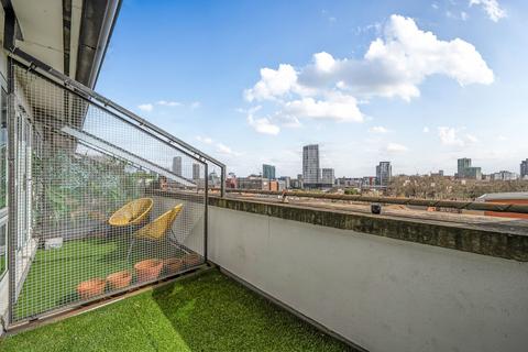 1 bedroom flat for sale, Manhattan Building, Bow Quarter, London, E3