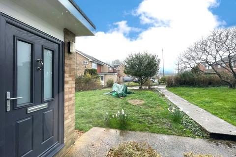 3 bedroom terraced house to rent, Home Park, Hurst Green RH8