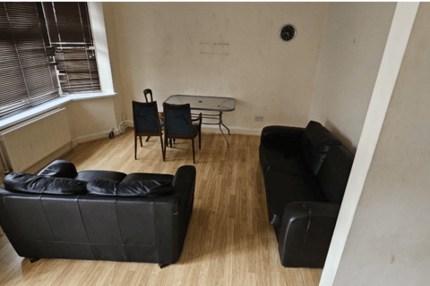 undefined, Ellerdine Road Hounslow, TW3 2PZ