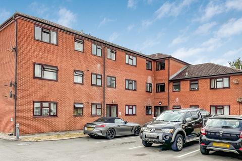 2 bedroom flat for sale - Station Road, Westbury