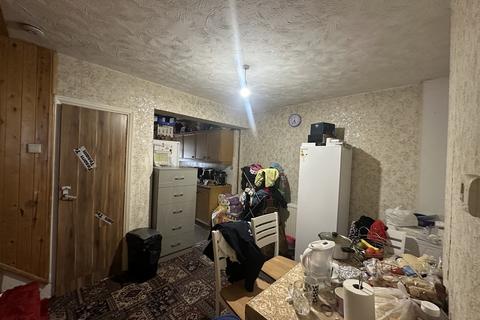 undefined, Second Avenue, Dagenham