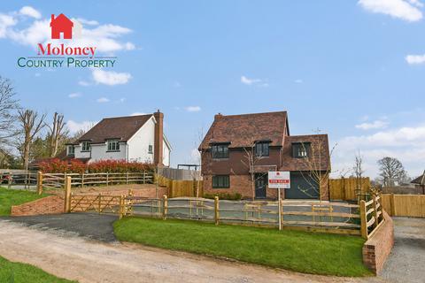 5 bedroom detached house for sale, Northiam,East Sussex TN31