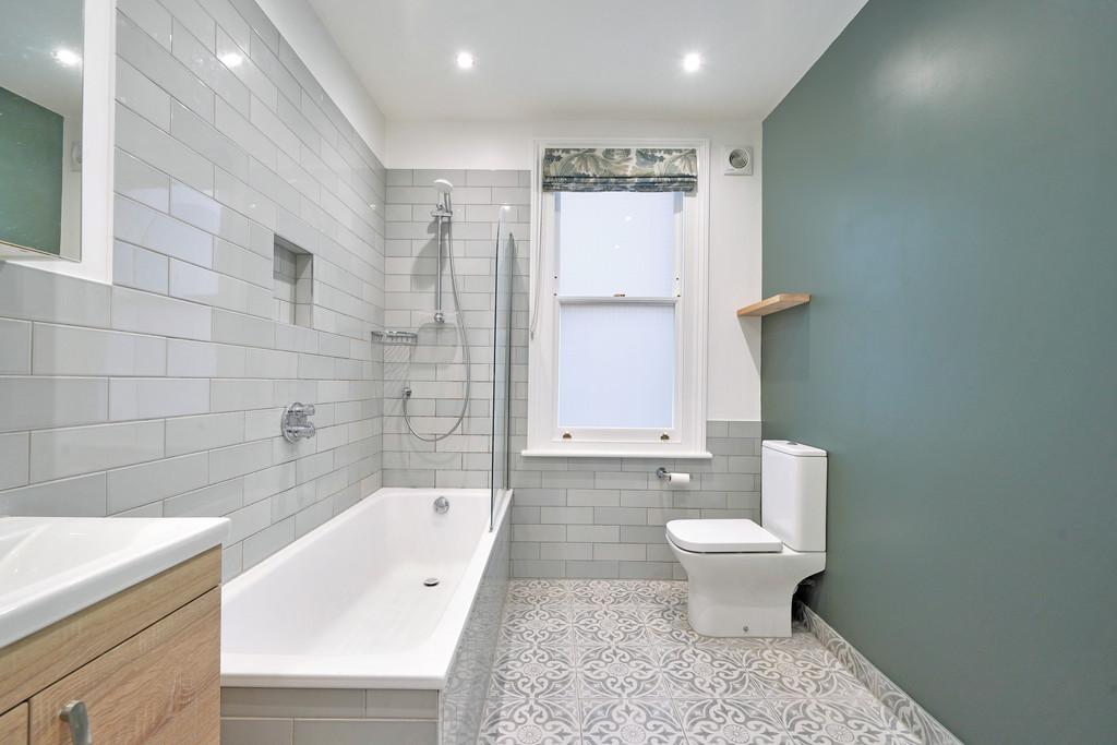 32 Ailsa Avenue - ZGobs L8 EErn3 T3q ZTc KO