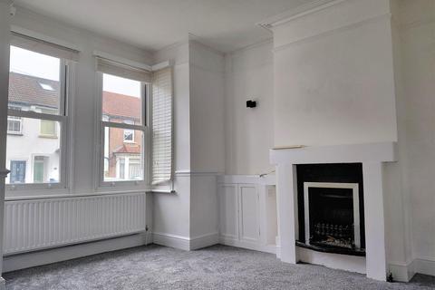 4 bedroom terraced house for sale, Hedge Place Road, Greenhithe DA9