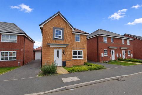 4 bedroom detached house for sale - Dawes Way, Hednesford, Cannock, WS12