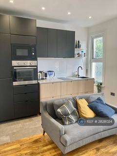 2 bedroom flat to rent, East Ham, London, E6