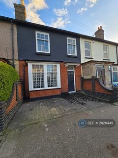 3 bedroom terraced house to rent, Marlborough Road, Romford, RM7
