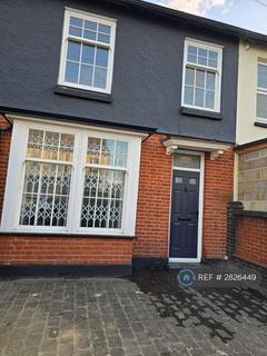 3 bedroom terraced house to rent, Marlborough Road, Romford, RM7